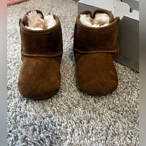 Chestnut uggs